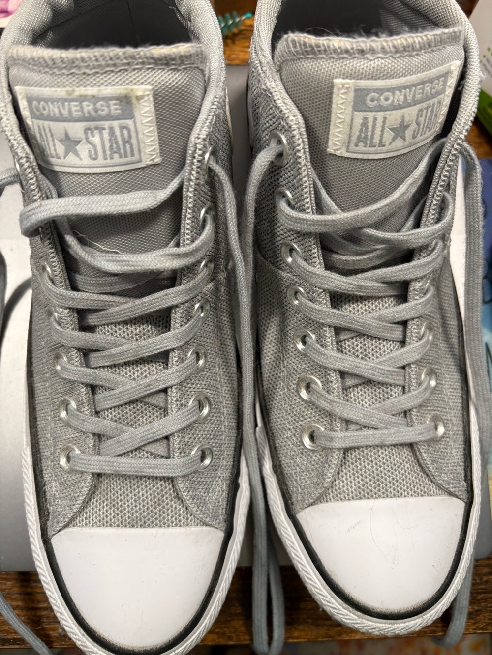 Converse All Star Chucks Low Top Sneakers in Light Gray and‎ White